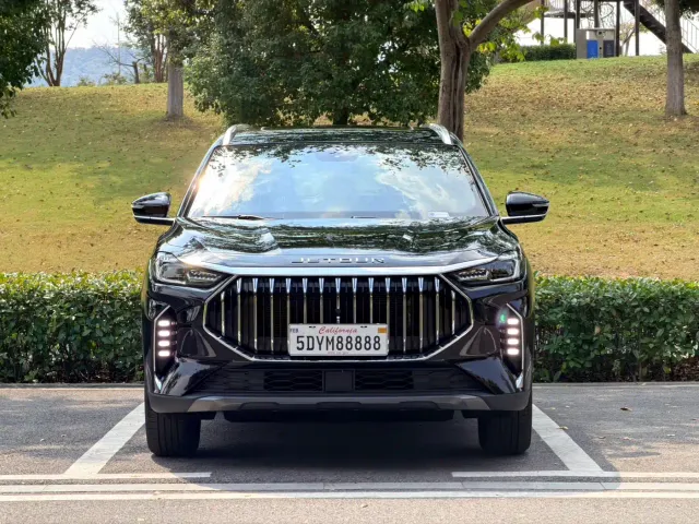 Jetour X70 Plus — Фото автомобиля 2