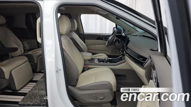 Kia Carnival Generation 4 — Фото автомобиля 11
