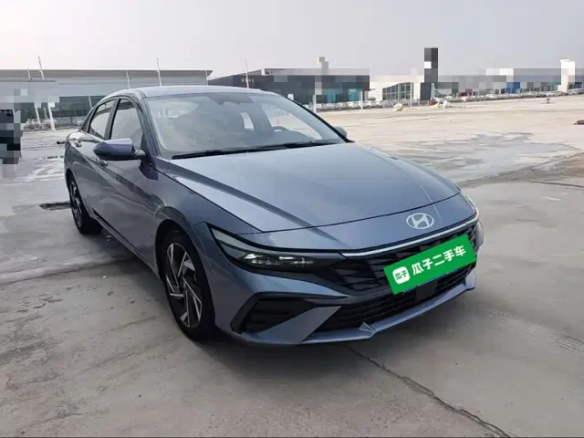 Hyundai Elantra — Фото автомобиля 3