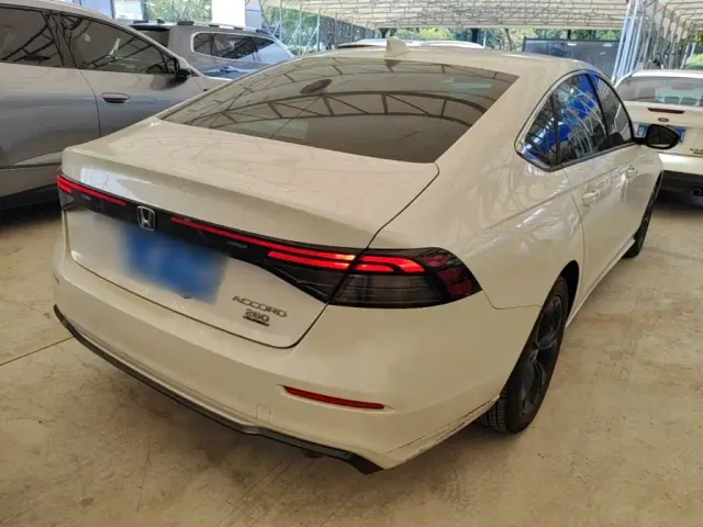 Honda Accord — Фото автомобиля 4