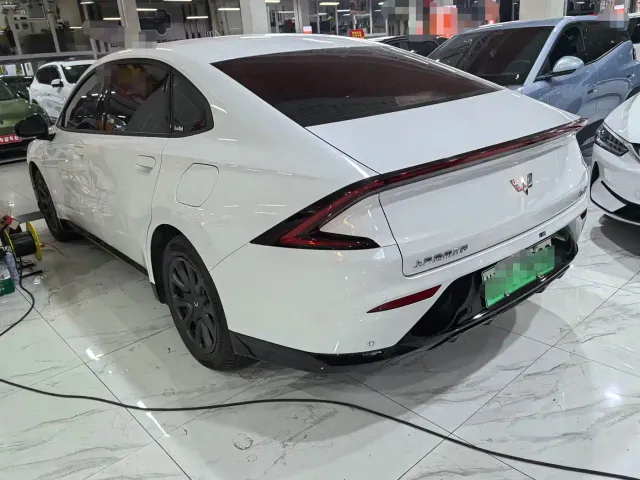 Wuling Starlight — Фото автомобиля 4