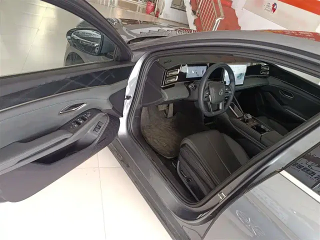 BYD Qin L — Фото автомобиля 15