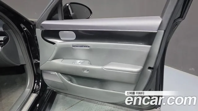 Genesis G90 Бензин 3.5 турбо AWD — Фото автомобиля 18