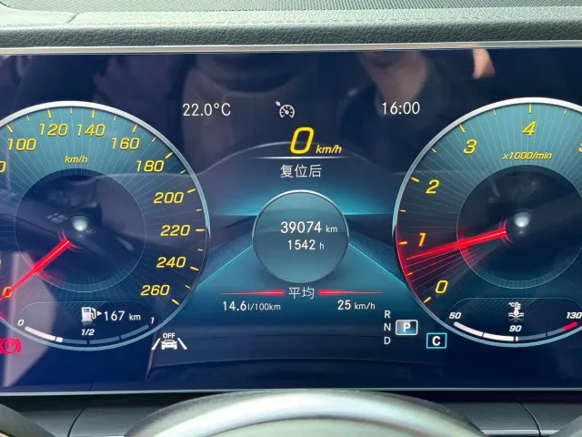 Mercedes-Benz GLE-Class — Фото автомобиля 15
