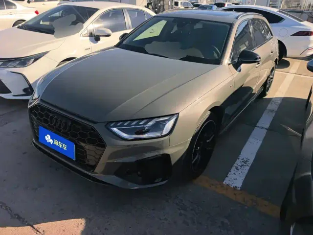 Фотография автомобиля — Audi A4