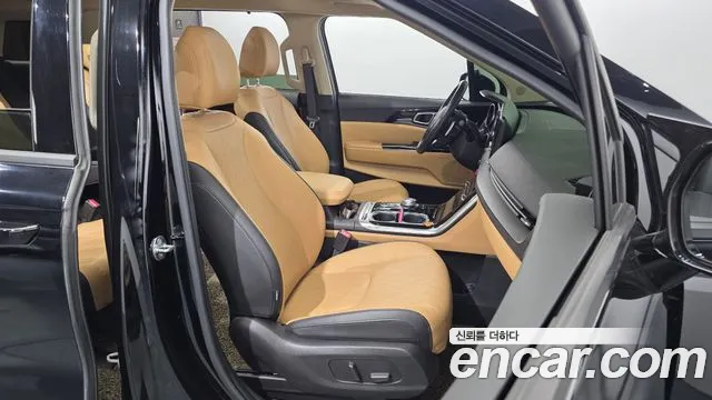 Kia Carnival Generation 4 — Фото автомобиля 12