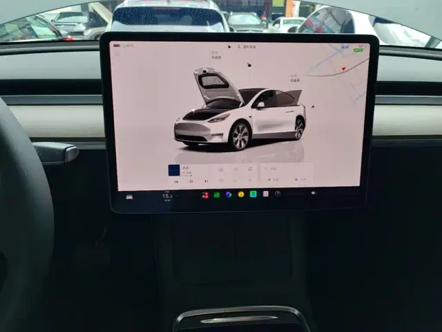 Tesla Model Y — Фото автомобиля 12