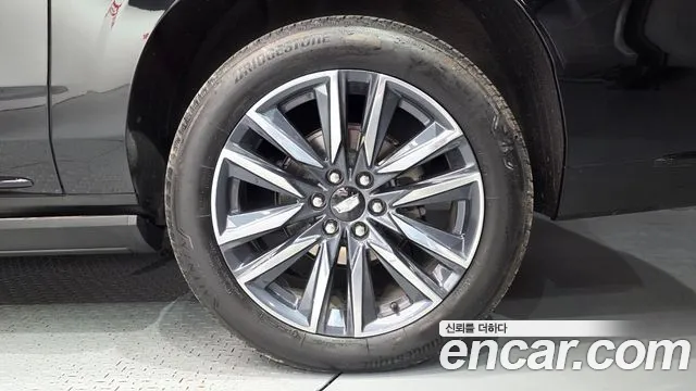 Cadillac Escalade Generation 5 — Фото автомобиля 20