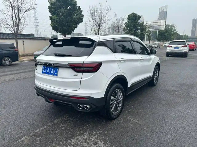 Geely Binyue — Фото автомобиля 12