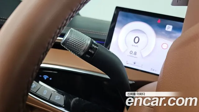 Genesis GV70 — Фото автомобиля 30