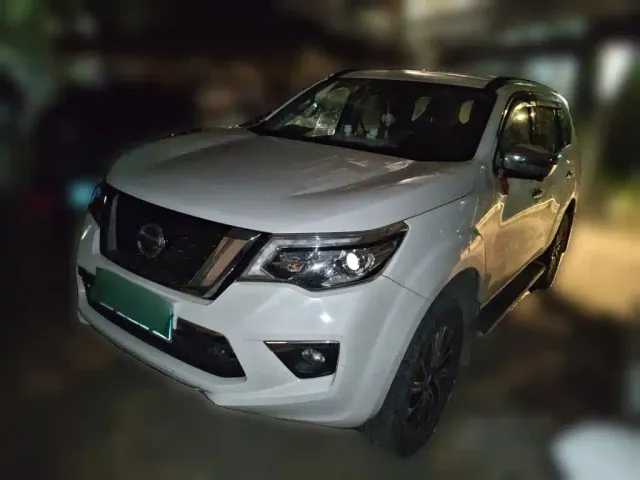 Фотография автомобиля — Nissan Terra