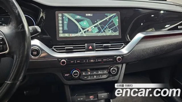 Kia Niro — Фото автомобиля 20