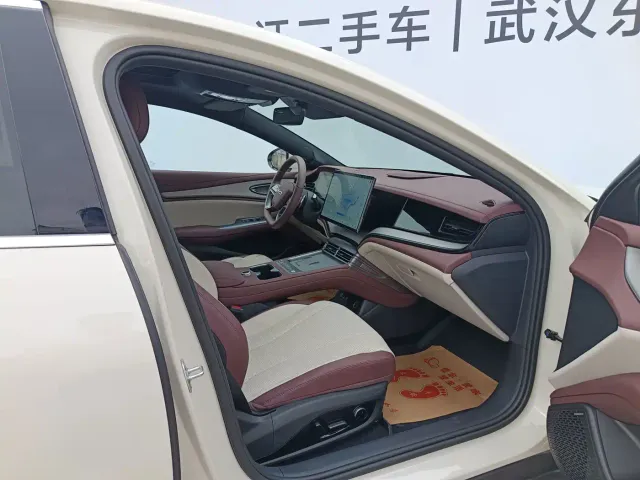 BYD Seal 07 DM-i — Фото автомобиля 16