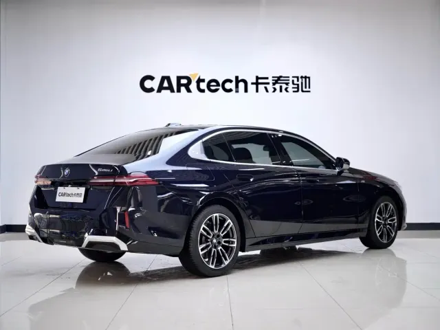 BMW 5 Series — Фото автомобиля 4