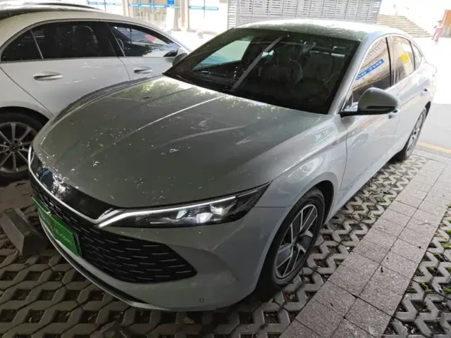 Фотография автомобиля — BYD Qin L