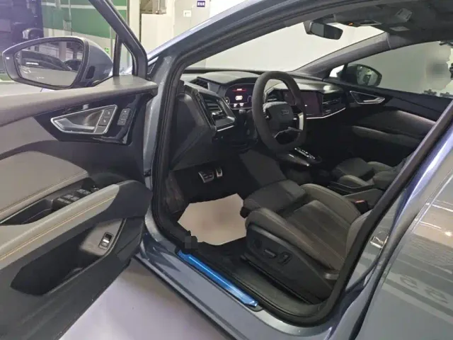 Audi Q4 e-tron — Фото автомобиля 15