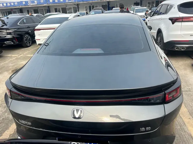 Changan Eado — Фото автомобиля 12