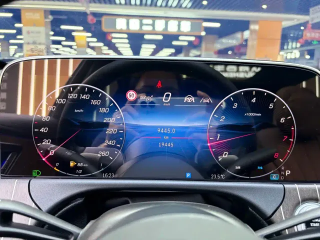 Mercedes-Benz E-Class — Фото автомобиля 17