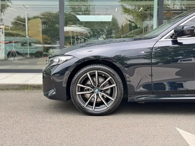 BMW 3 Series — Фото автомобиля 3