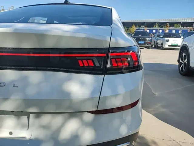 Volkswagen Lamando — Фото автомобиля 7