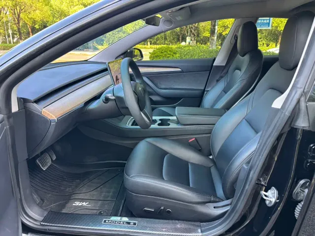 Tesla Model 3 — Фото автомобиля 7