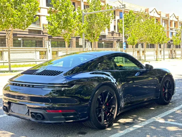 Porsche 911 — Фото автомобиля 5