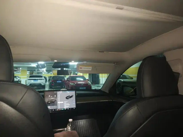 Tesla Model Y — Фото автомобиля 8