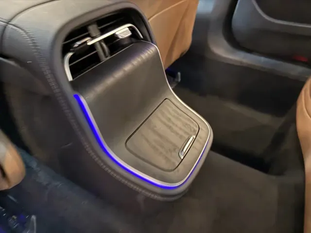 Mercedes-Benz E-Class — Фото автомобиля 15