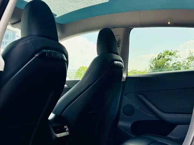Tesla Model Y — Фото автомобиля 8