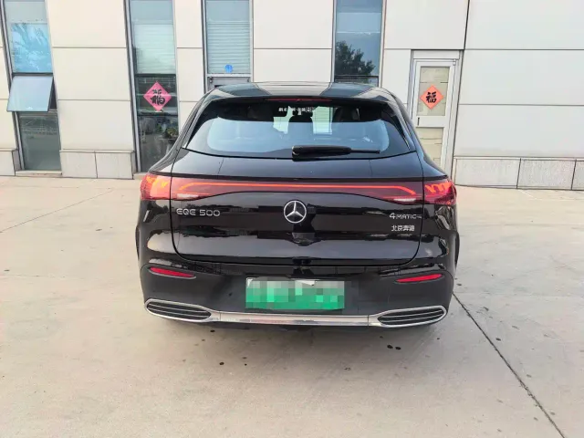 Mercedes-Benz EQE SUV — Фото автомобиля 5
