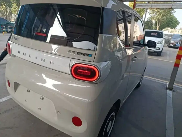 Wuling Hongguang Mini EV — Фото автомобиля 6