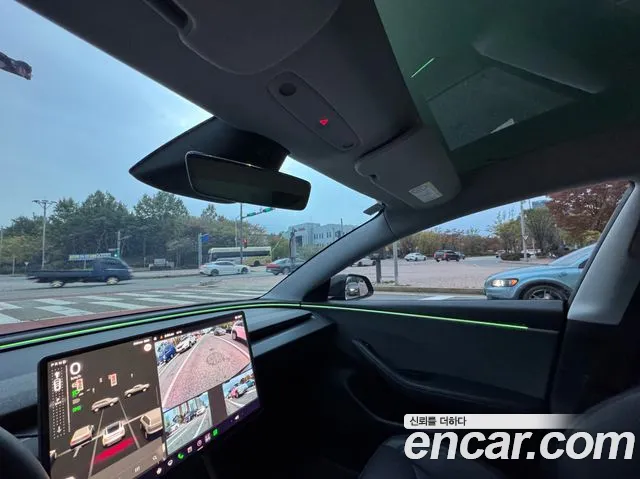 Tesla Model 3 — Фото автомобиля 13