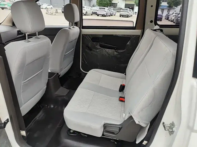 Wuling Hongguang — Фото автомобиля 16