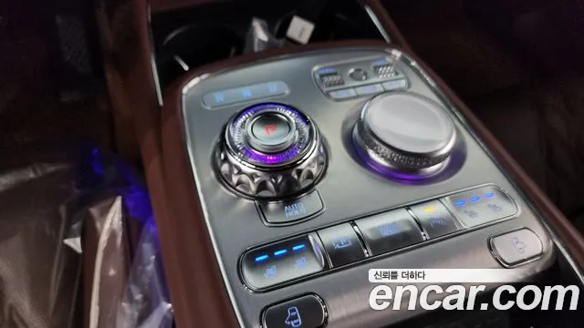 Genesis G90 Бензин 3.5 Turbo e-S/C AWD LWB — Фото автомобиля 9
