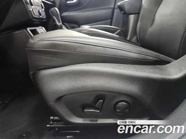 Jeep Renegade — Фото автомобиля 6