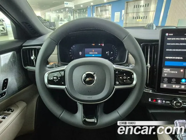 Volvo S90 — Фото автомобиля 11