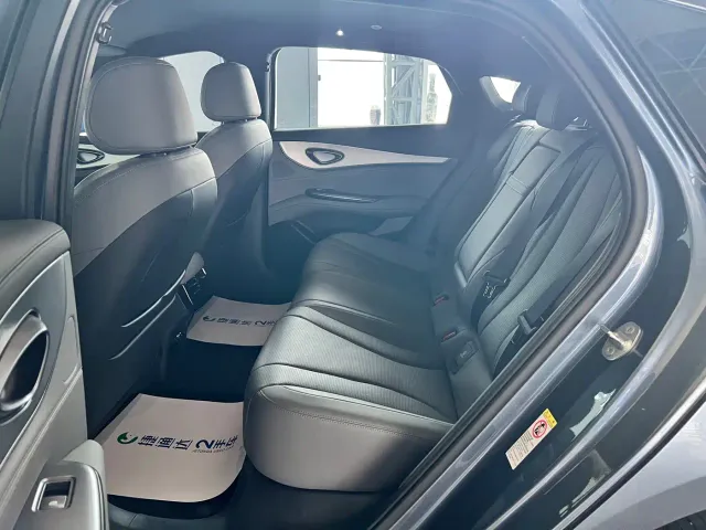 BYD Seal 07 DM-i — Фото автомобиля 24