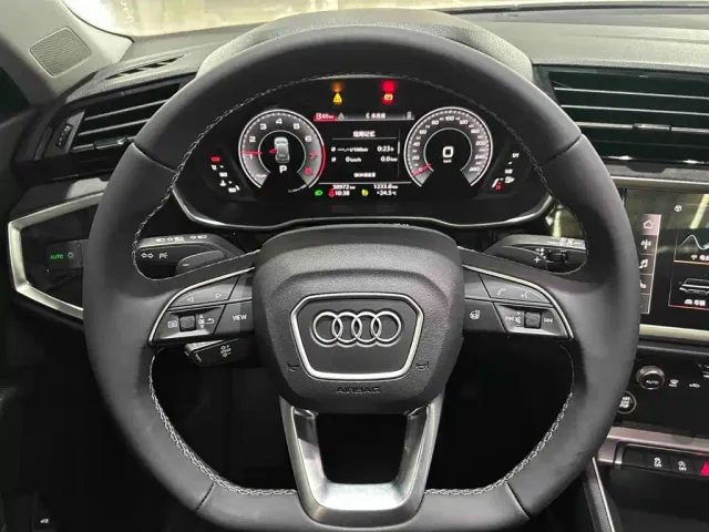 Audi Q3 — Фото автомобиля 8