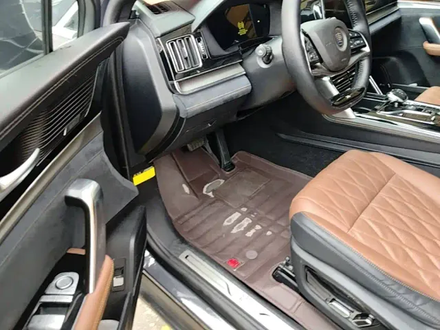 BYD Tang — Фото автомобиля 15