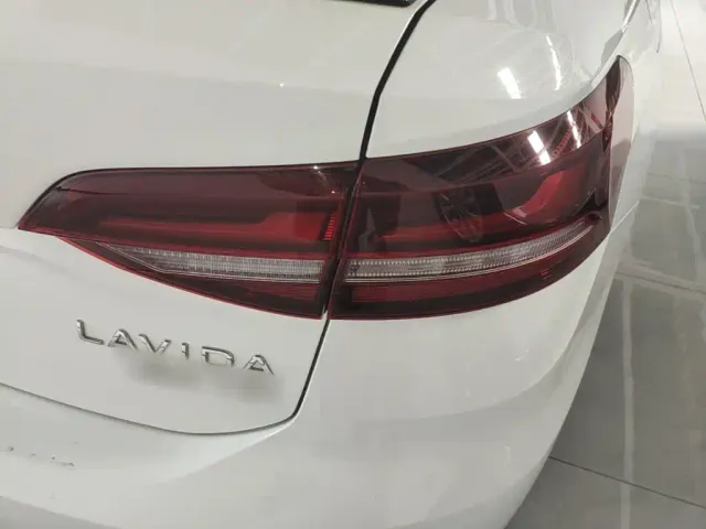Volkswagen Lavida — Фото автомобиля 7