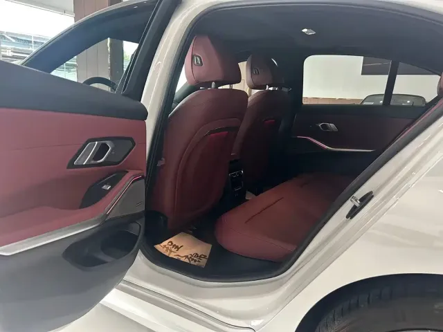 BMW 3 Series — Фото автомобиля 10