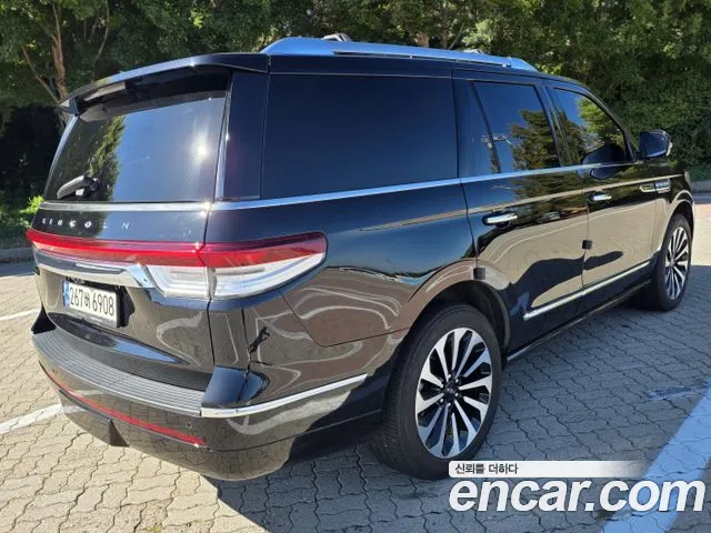 Lincoln Navigator — Фото автомобиля 6