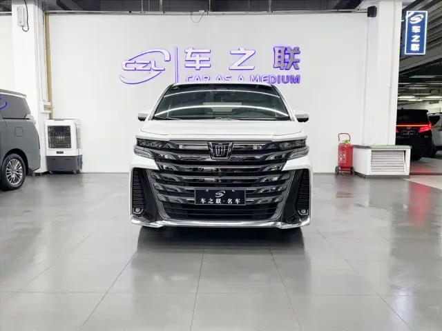 Toyota Vellfire — Фото автомобиля 2