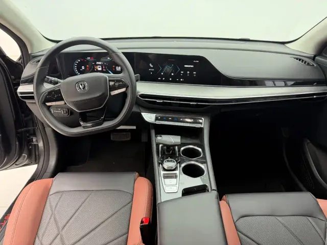 Changan Eado — Фото автомобиля 4
