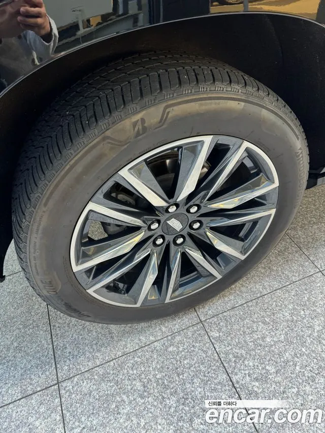 Cadillac Escalade 5th Gen — Фото автомобиля 5