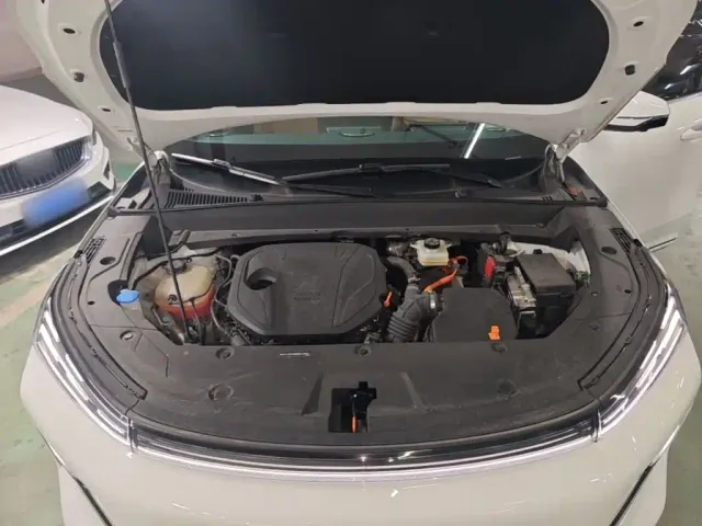 Geely Galaxy Starship 7 EM-i — Фото автомобиля 19