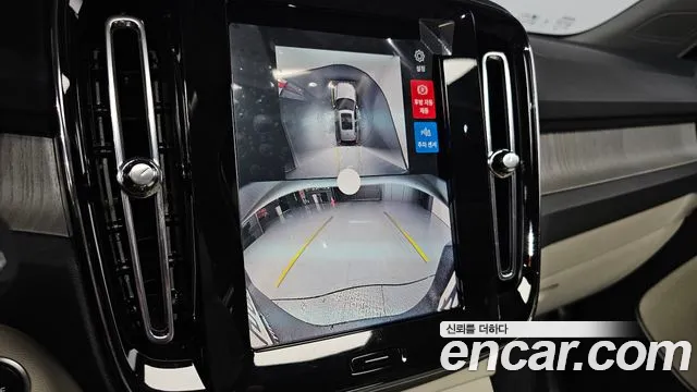 Вольво XC40 B4 Ultra Bright — Фото автомобиля 14