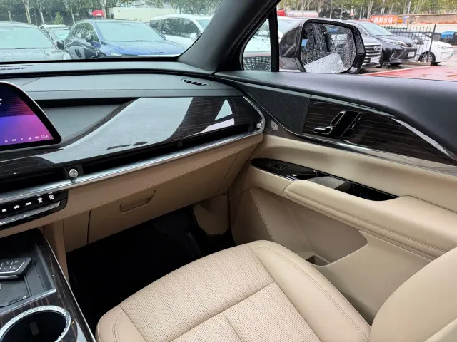 Cadillac XT5 — Фото автомобиля 10