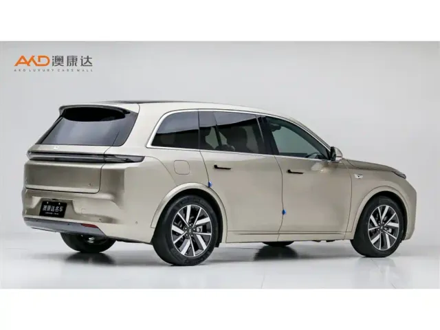 Li Auto L8 — Фото автомобиля 3