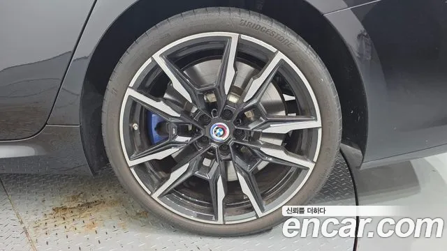 BMW 8 Series G15 — Фото автомобиля 6